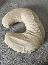 Boppy nursing pillow with extra case