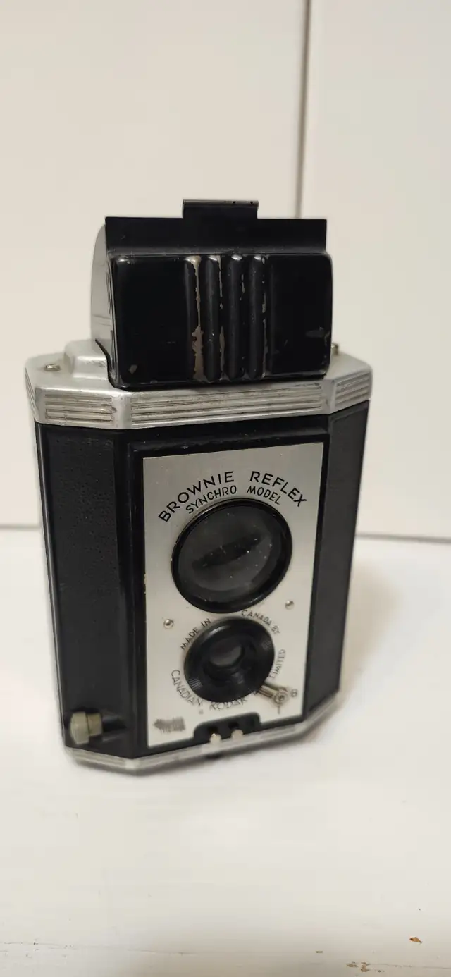 Vintage Brownie Reflex Camera64840222110979120