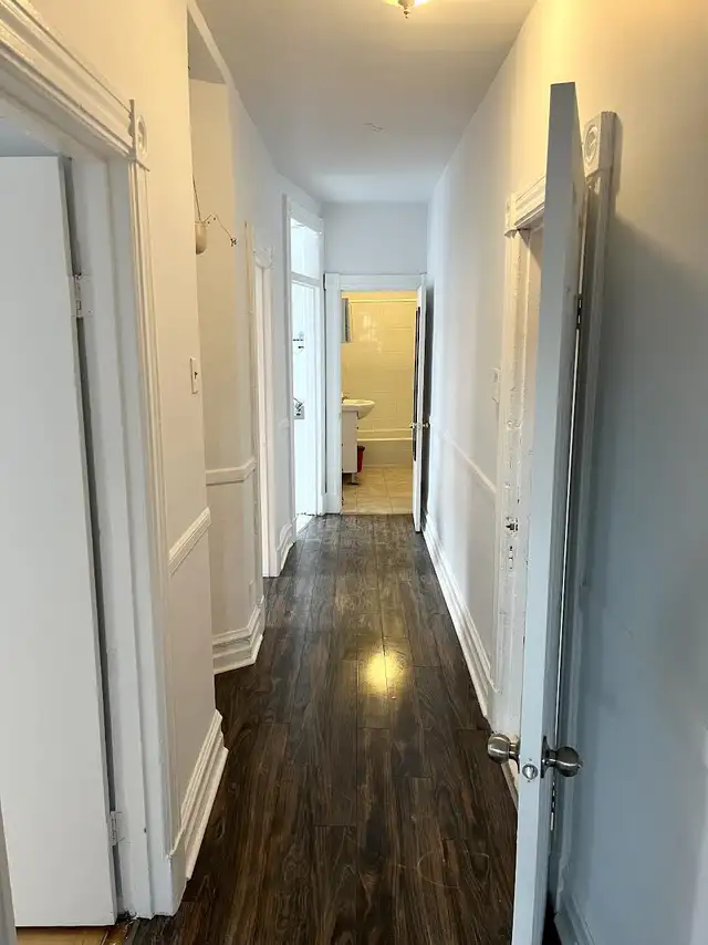 A LOUER, 5 1/2, PRES DE 2 STATIONS DE METRO in Long Term Rentals in City of Montréal - Image 10