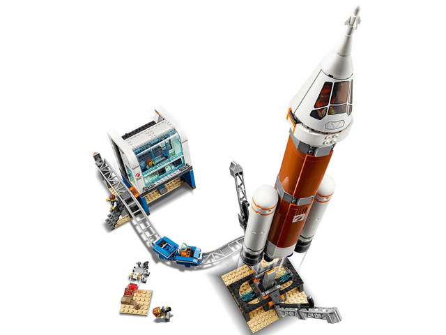 LEGO CITY 60228 DEEP SPACE ROCKET & LAUNCH CONTROL NEW SEALED in Toys & Games in Edmonton - Image 4