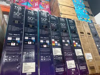 I'm offering a new TCL 50" Roku TV that delivers stunning 4K UHD resolution with vibrant QLED techno...