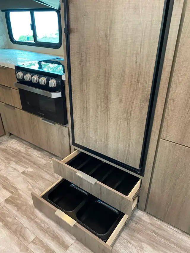 2021 Grand Design Imagine 2600RBath RV in Travel Trailers & Campers in Delta/Surrey/Langley - Image 6