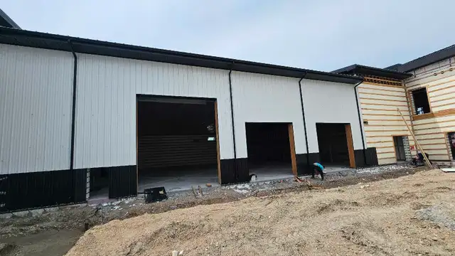 Seamless Aluminum Gutters and Guards!62863235686146122