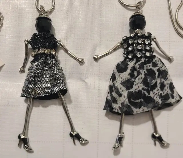 BNWT - Black & Silver Rhinestone Swinging Doll Women's Necklace in Jewellery & Watches in London - Image 3