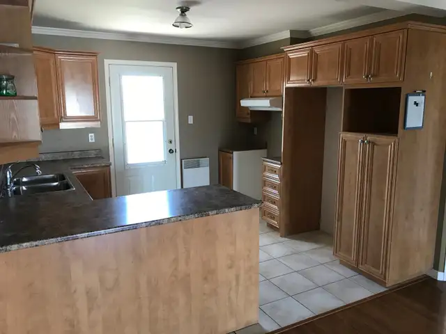 4.5-Bedroom Apartment for Rent
