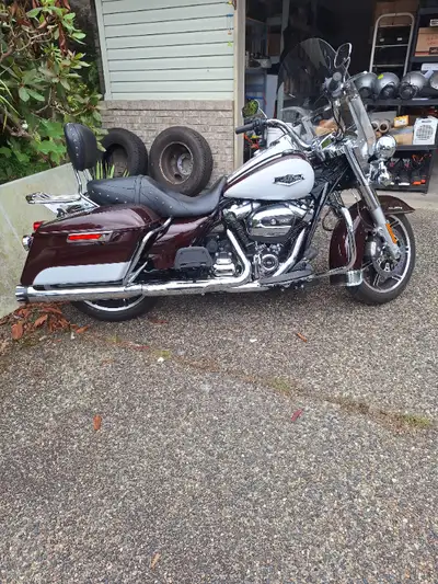 bike is brand new condition shark road slip ons otherwise completely stock all services done at deal...