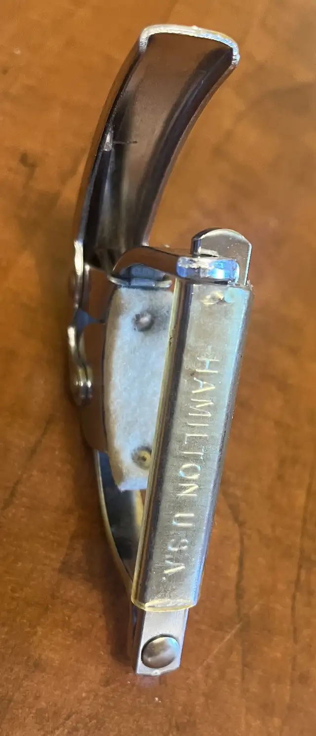 Vintage Hamilton Chrome Guitar Capo in String in City of Halifax - Image 3
