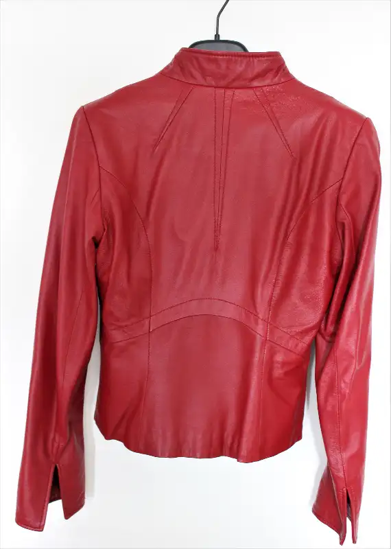 NEW! Danier red leather jacket. Veste en veritable cuire.63417636235011124