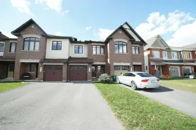 Beautiful 3-Bedroom Townhome for Rent in Avalon – Across from Park Welcome to this beautiful 3-bedro...