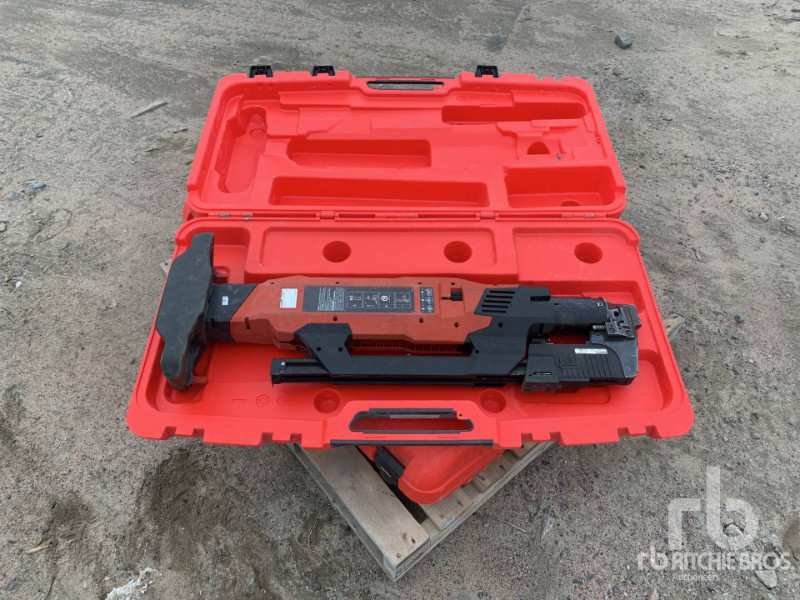 HILTI DX9ENP Standup powderactuated nailer Hand Tools Calgary