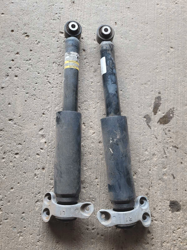 2018 Camaro SS shocks and springs in Transmission & Drivetrain in Brockville