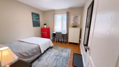 Private Furnished Room | All inclusive I Richmond Hill (Oak Ridges) | $1,000/month | Available Aug 1...