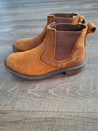 Mens Timberland Chelsea boots, size 8, like new.