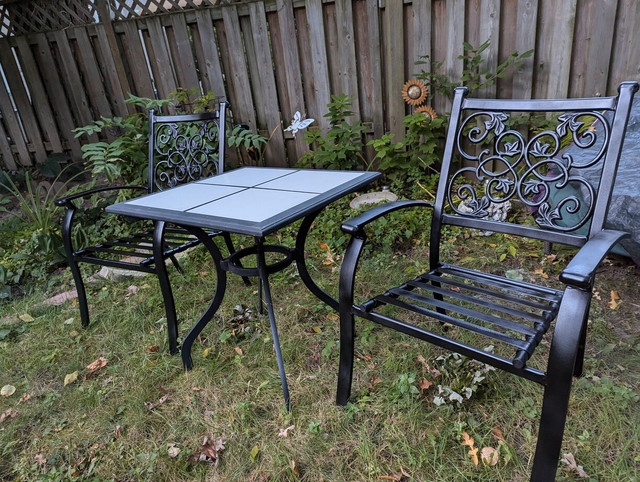 Front Yard Patio Set. Metal Table with Two Nice Metal Chairs. in Patio & Garden Furniture in Ottawa - Image 4