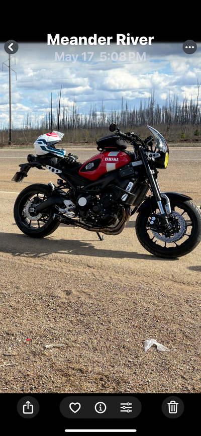 2017 Yamaha XSR900 10000 kms ECu reflush or tune 2 aftermarket windshield full exhaust Evo tech radi...