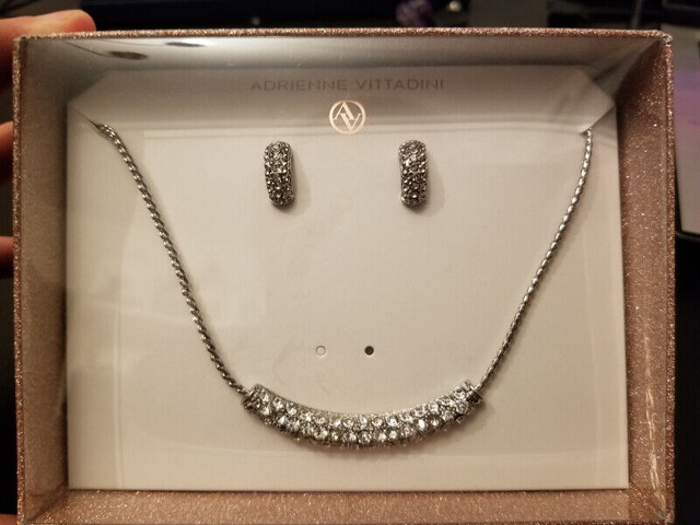 Adrienne Vittadini jewelry set , brand new in box in Jewellery & Watches in Hamilton