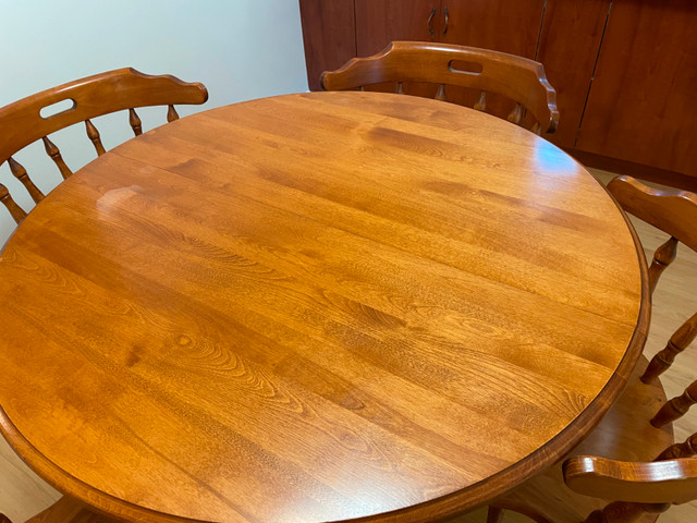 Wood Dining Room Table and Chairs in Dining Tables & Sets in Guelph - Image 2