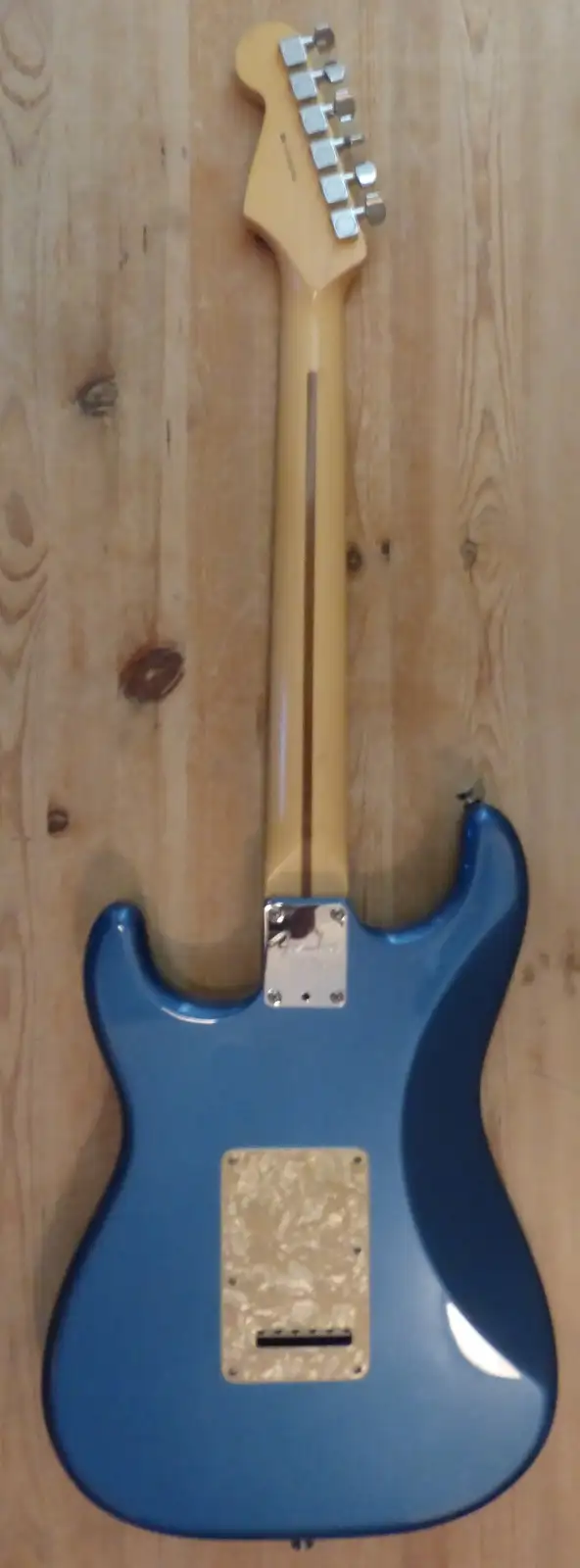 Fender FSR Lipstick Tube Pickup Stratocaster Guitar in Guitars in Ottawa - Image 3