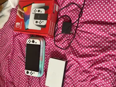 l’m selling my Nintendo switch , View more