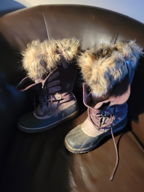 Sorel Women's Size 8 Joan of Arctic Waterproof Boots (worn 2x) in Women's - Shoes in Hamilton