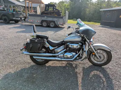 2002 Suzuki Volusia excellent condition. Lots of upgrades LED turn signals, headlight and tail light...