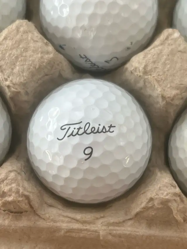 Titleist Pro V1 golfballs (18 balls) in Golf in Calgary - Image 4