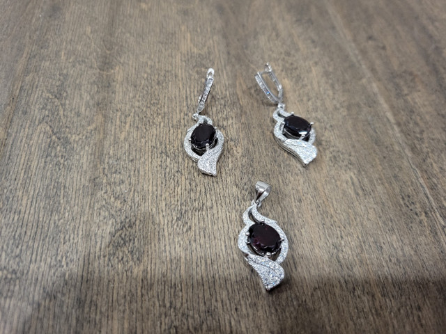 Brand New Silver Garnet Earrings & Necklace Pendant For Sale in Jewellery & Watches in London