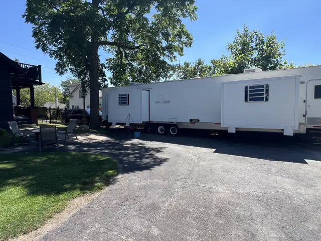 house trailer/bunkie/ tiny home in Park Models in Oakville / Halton Region - Image 2