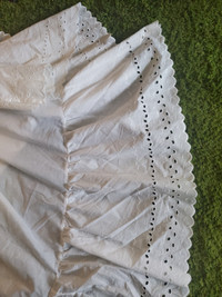 Queen size White cotton bed skirt