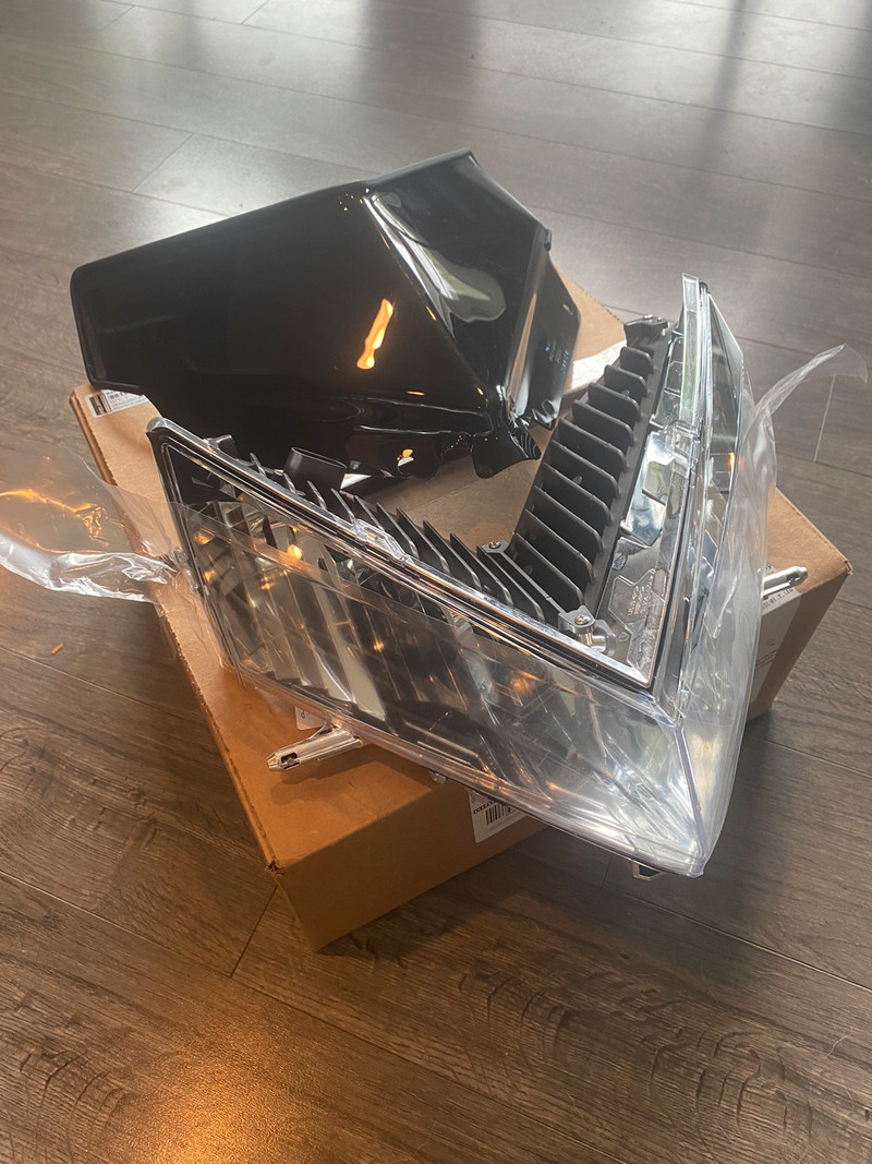 Polaris axys headlight & windshield Snowmobiles Parts, Trailers