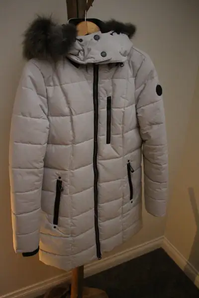 NOISE Women's Medium Winter Coat, View more