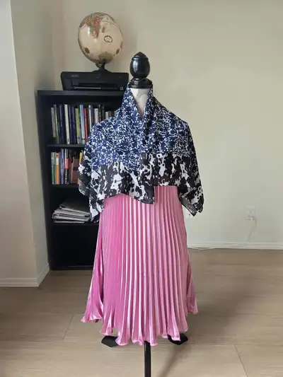 Black and White Floral Pattern Scarf, View more