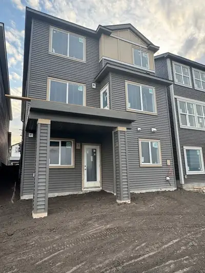 Don't miss a great walkout basement in a newly built house at the new community of Glacier Ridge, NW...