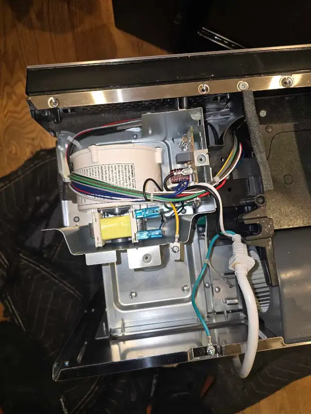 Appliance Repair ( 437-577-4588 ) in Refrigerators in Markham / York Region - Image 5