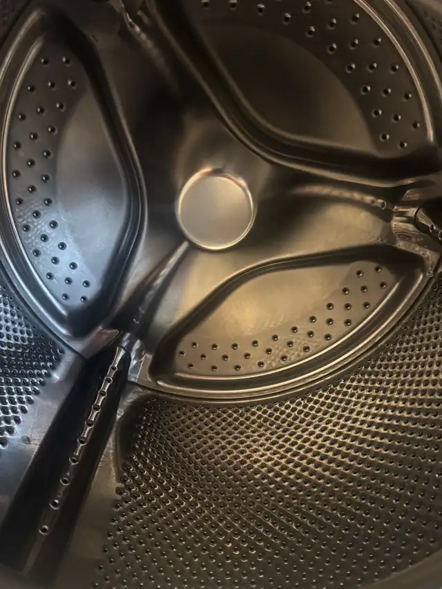 Used Whirlpool Stacked Washer and Dryer for Sale in Washers & Dryers in City of Toronto - Image 10