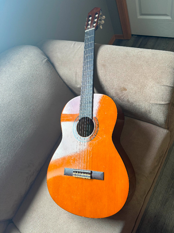 Yamaha C40 Classical Acoustic Guitar in Guitars in Edmonton