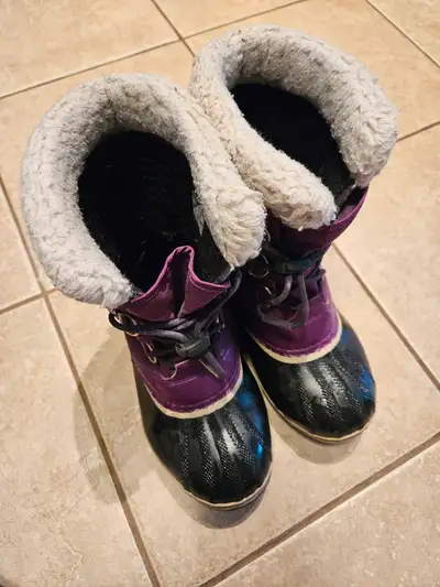 $40 each. They are over $100 retail. Kamik youth size 4 olive green Sorel youth size 6 pink and blac...