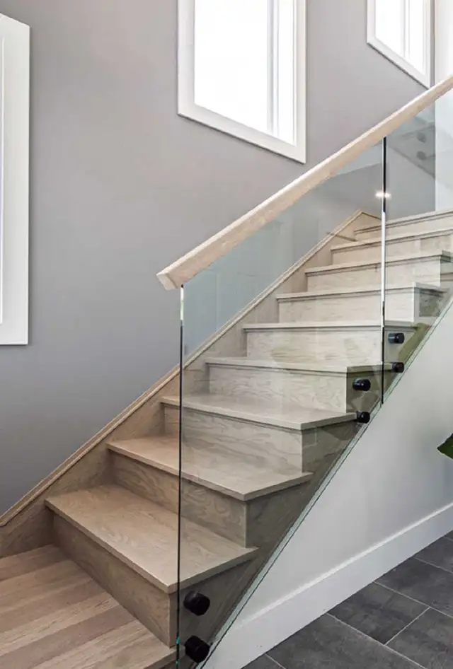 Glass stair railings 
