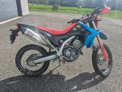Up for sale is my 2020 Honda CRF250L dirt bike with 20,000km, a fantastic machine for both on and of...