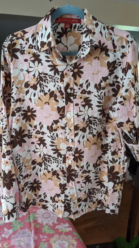 Unisex Linen Fitted Shirt. Made for Men's Medium in Men's in Ottawa - Image 3