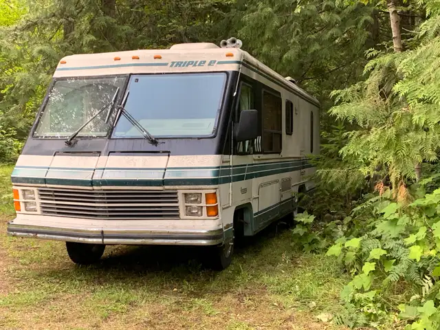 1986 34ft gmc triple E in RVs & Motorhomes in Vernon - Image 3