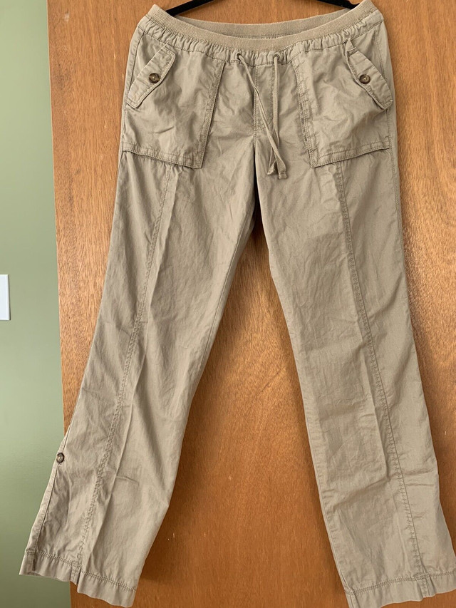 Cargo pants - medium in Women's - Bottoms in Ottawa