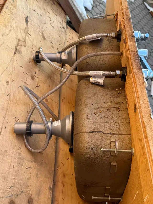 Sink with attachments 440233774390323201