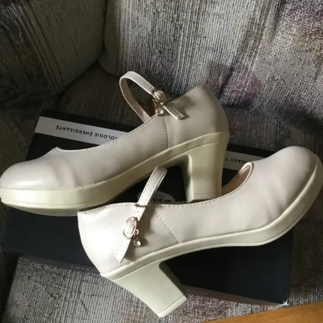 Woman High Heel Dress Shoe in Women's - Shoes in Calgary - Image 7