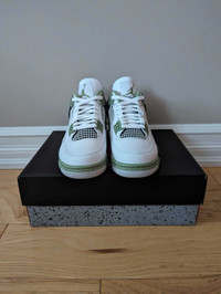 Jordan 4 Retro Seafoam Size 8.5w