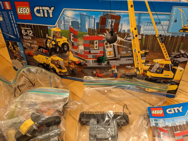 Retired Rare Lego 60076 City Demolition Site in Toys & Games in Ottawa - Image 2