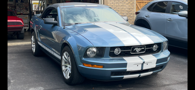 Mustang décapotable V6 Premium. Intérieur cuir, siège électrique et chauffants. Système de son Shake...