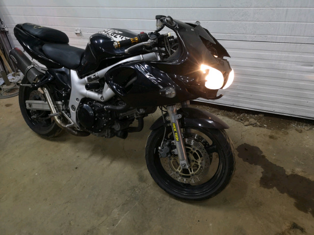 PARTING OUT 2001 Suzuki SV650S in Motorcycle Parts & Accessories in Moncton - Image 3