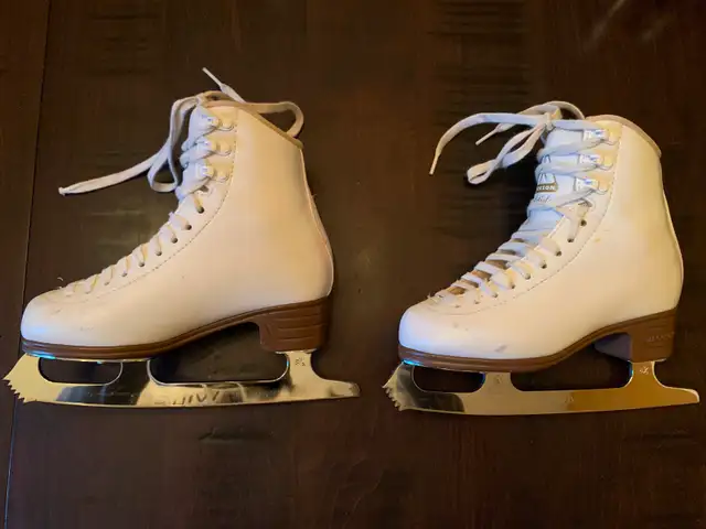 Jackson Artiste Figure Skates – Youth Size 2 – $60 in Skates & Blades in Calgary - Image 3
