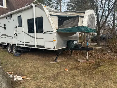 Travel trailer good condition Sell as is Alll working , hvac , stove , fridge , ready for use Model...